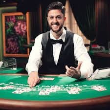 Meja Lightning Dice dengan dealer langsung di studio botuna55