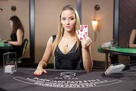 Antarmuka Quick Bet botuna55 menampilkan pasar olahraga dan permainan live dealer